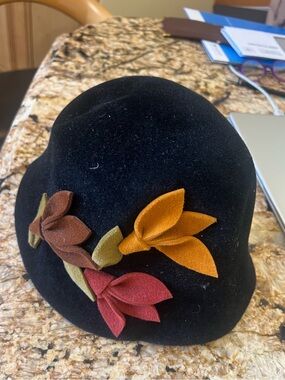 Vintage Sherel’s New York Sculptural Black Felt Cloche Hat 3D Floral Appliqué